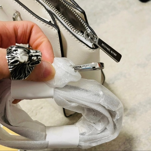 NWT Michael Kors Ellis Large Saffiano Leather Chainlink Satchel Bag Optic White - Picture 8 of 12